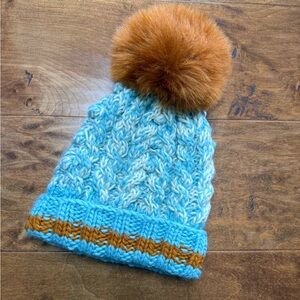 Free People Chunky Cable Knit Pom Beanie Faux Fur Pom NWOT Never Worn